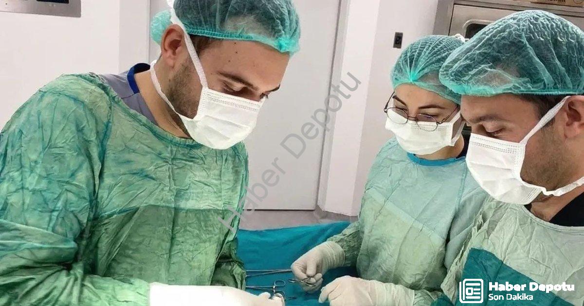 "Şuhut Devlet Hastanesi'nde İlk Kez Uygulanan Fıtık Ameliyatı Başarılı Oldu" başlıklı haber için fot